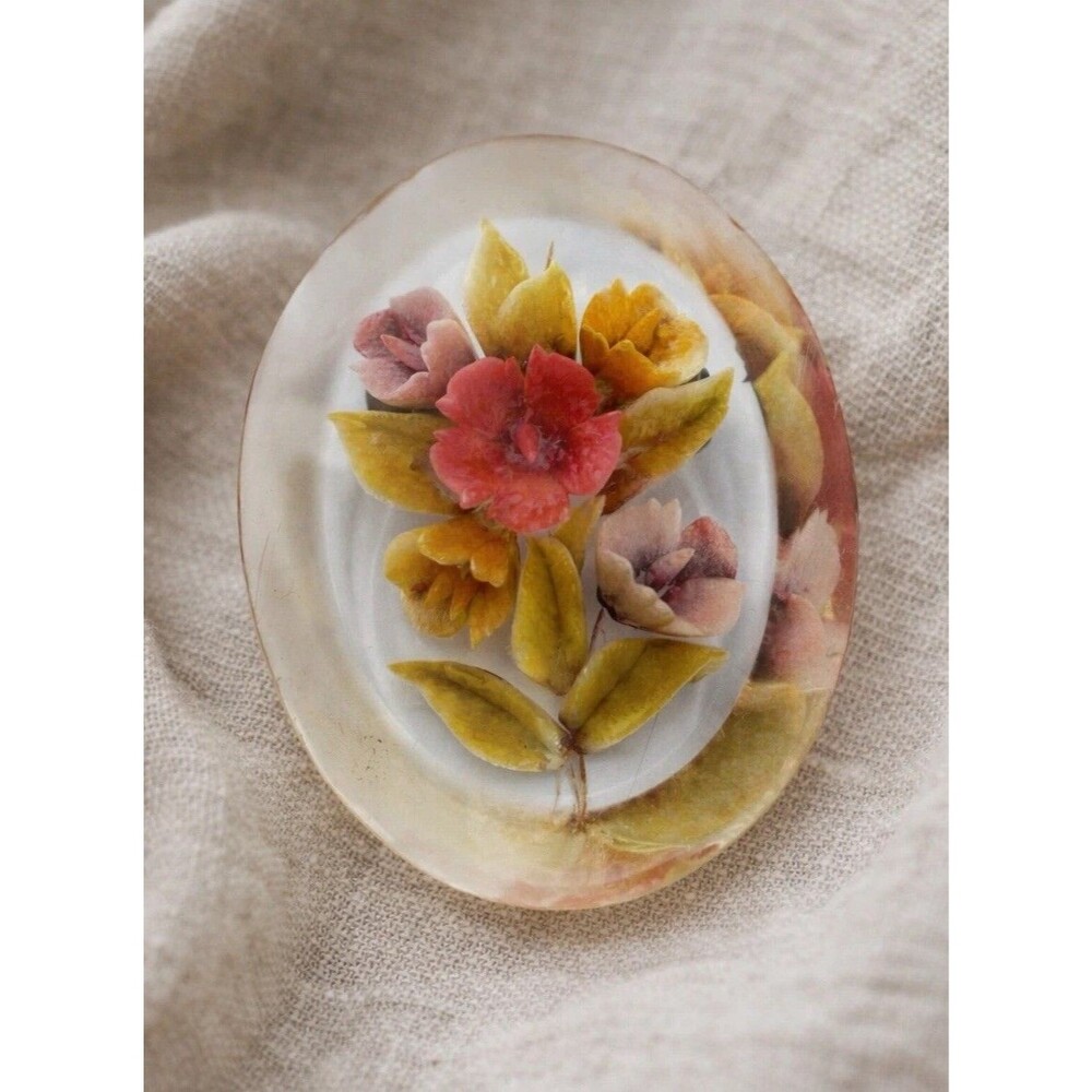 Vintage 1940s Reverse Carved Lucite Floral Brooch Oval Resin Dried Flower Pin